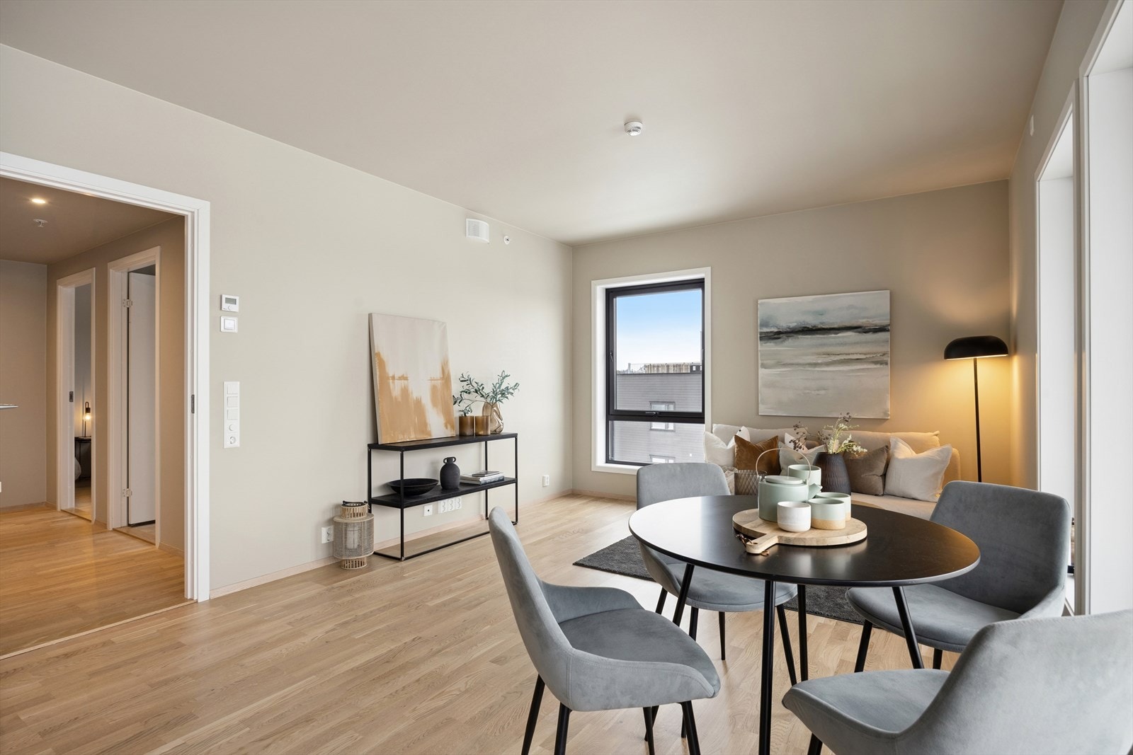 God plass for spisegruppe Galleribilde