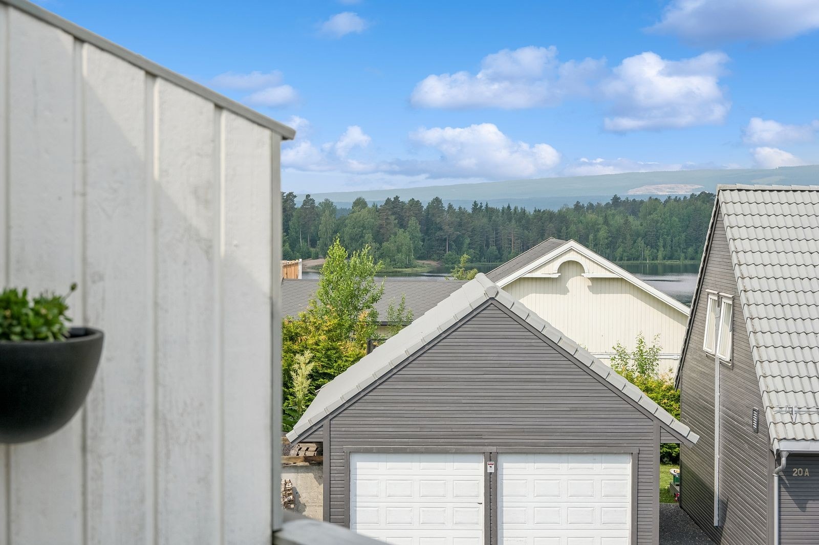 Sagtjernet sett fra veranda Galleribilde