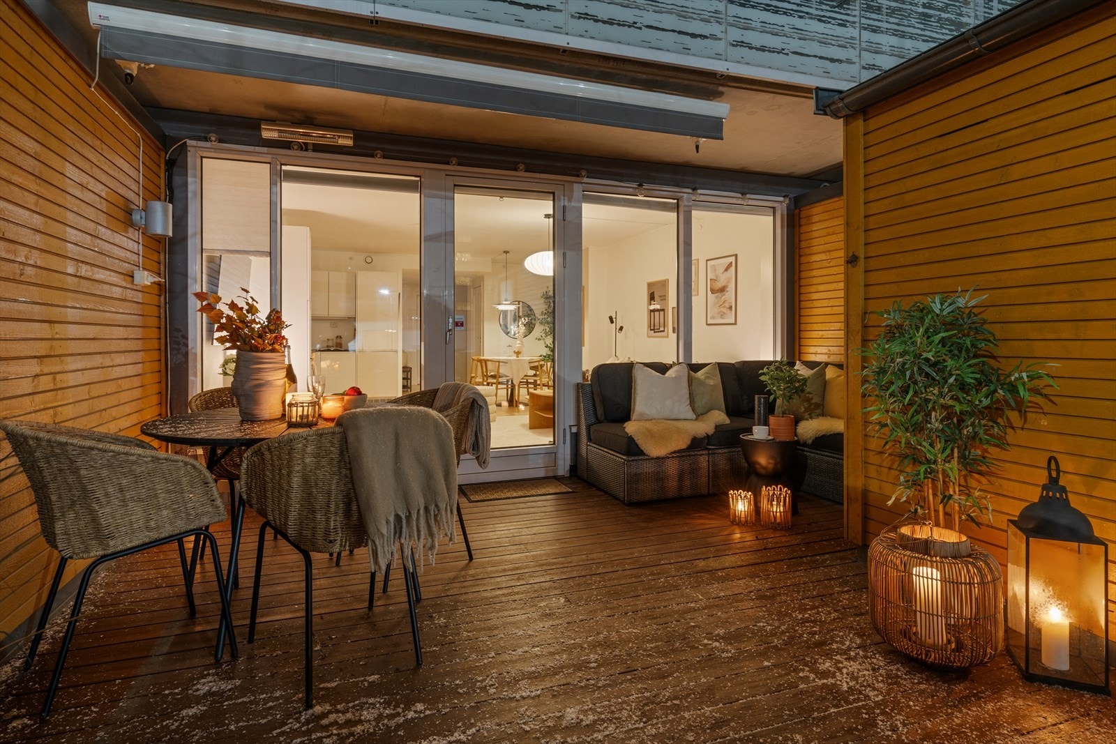 Scott Kvendset v/DNB Eiendom ønsker velkommen til Sandakerveien 70C - en stilren og gjennomgående 4-roms med markterrasse på 15m², egen hageflekk på nesten 7m² i hjertet av Sandaker og svært gode bokvaliteter. Fotograf: Alexandra Saghir. Galleribilde