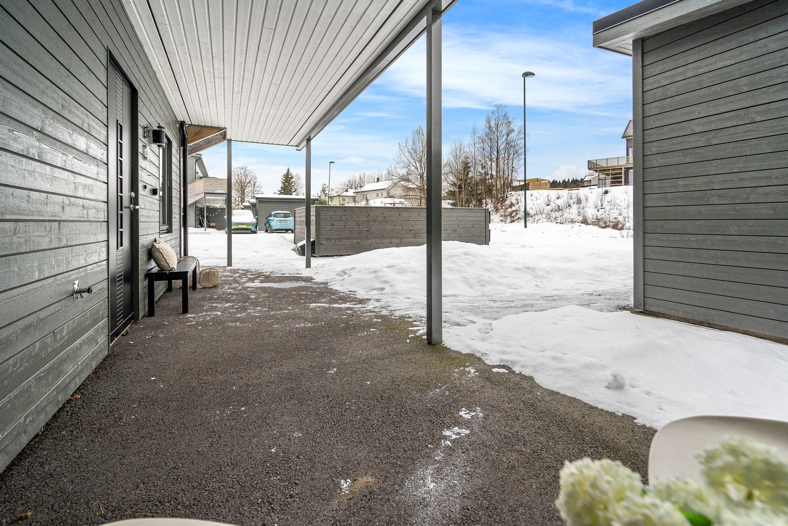 Overbygd inngangsparti. Galleribilde