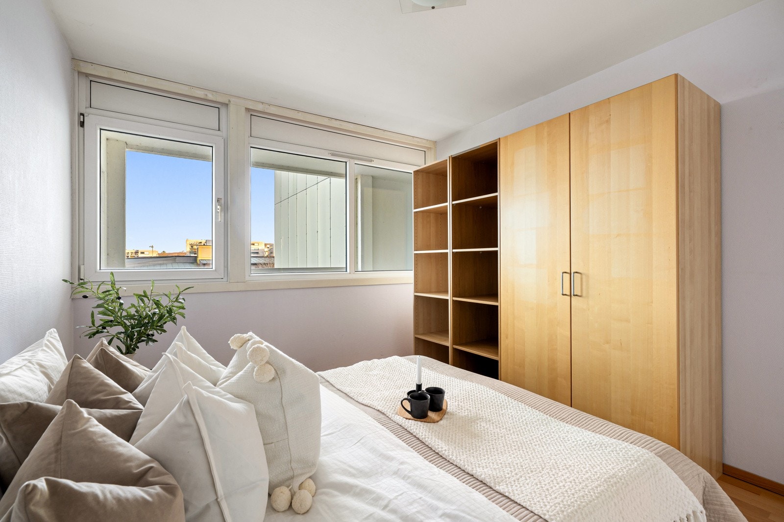 Store vinudsflater slipper inn rikelig med naturlig lys. Galleribilde