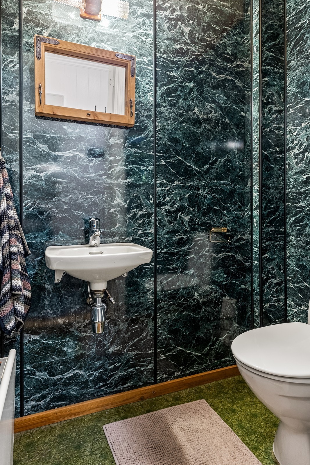 Toalettrommet har behov for oppussing. Galleribilde