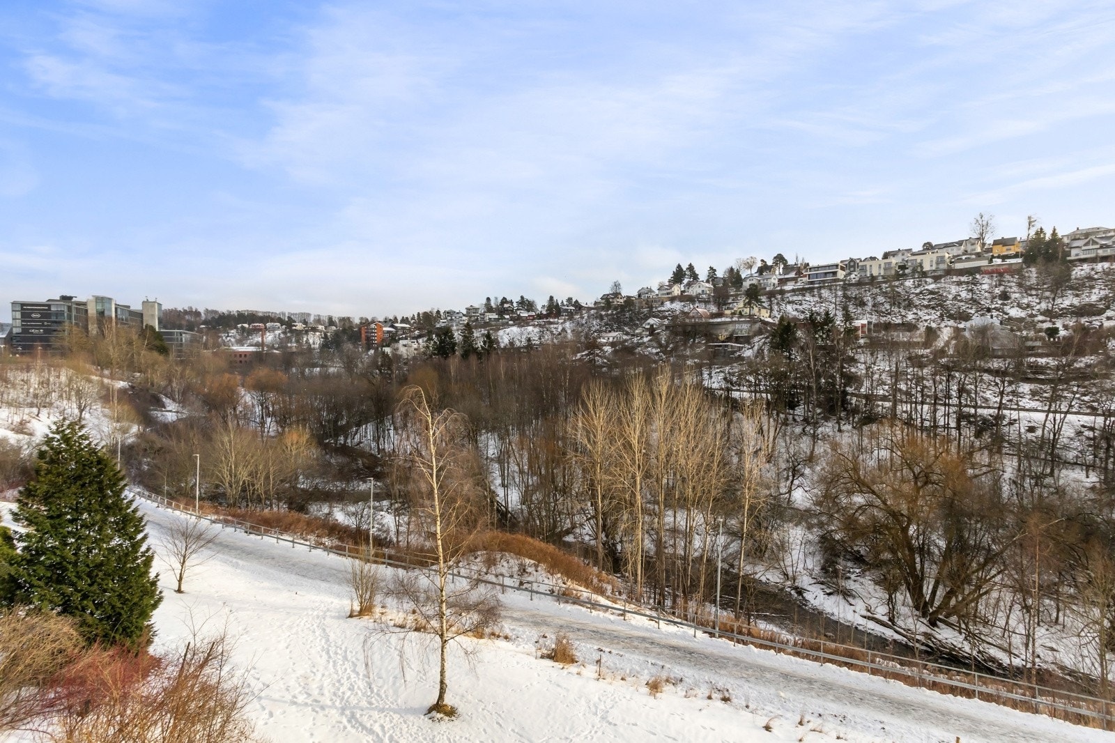 Herfra har du en åpen og luftig utsikt som gir en fin følelse av avstand til byens tempo. Galleribilde