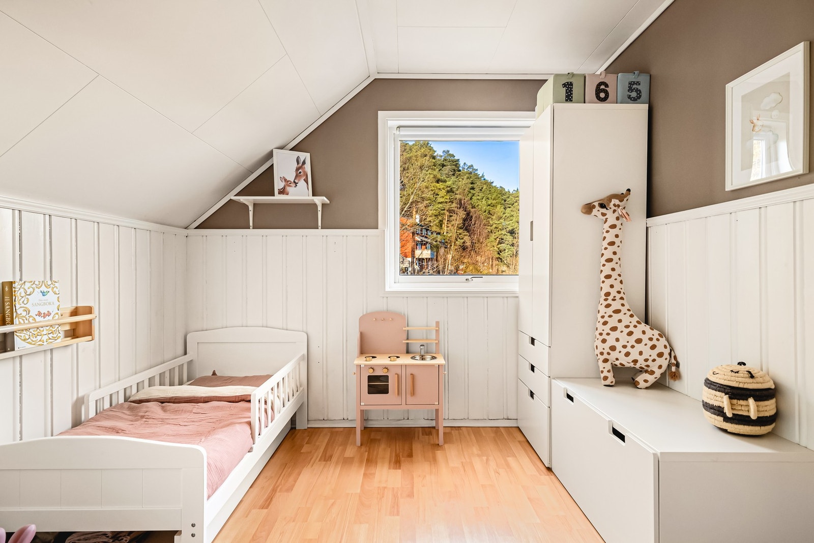 Rommene passer godt som barnerom, eller annet du måtte ønske. Galleribilde