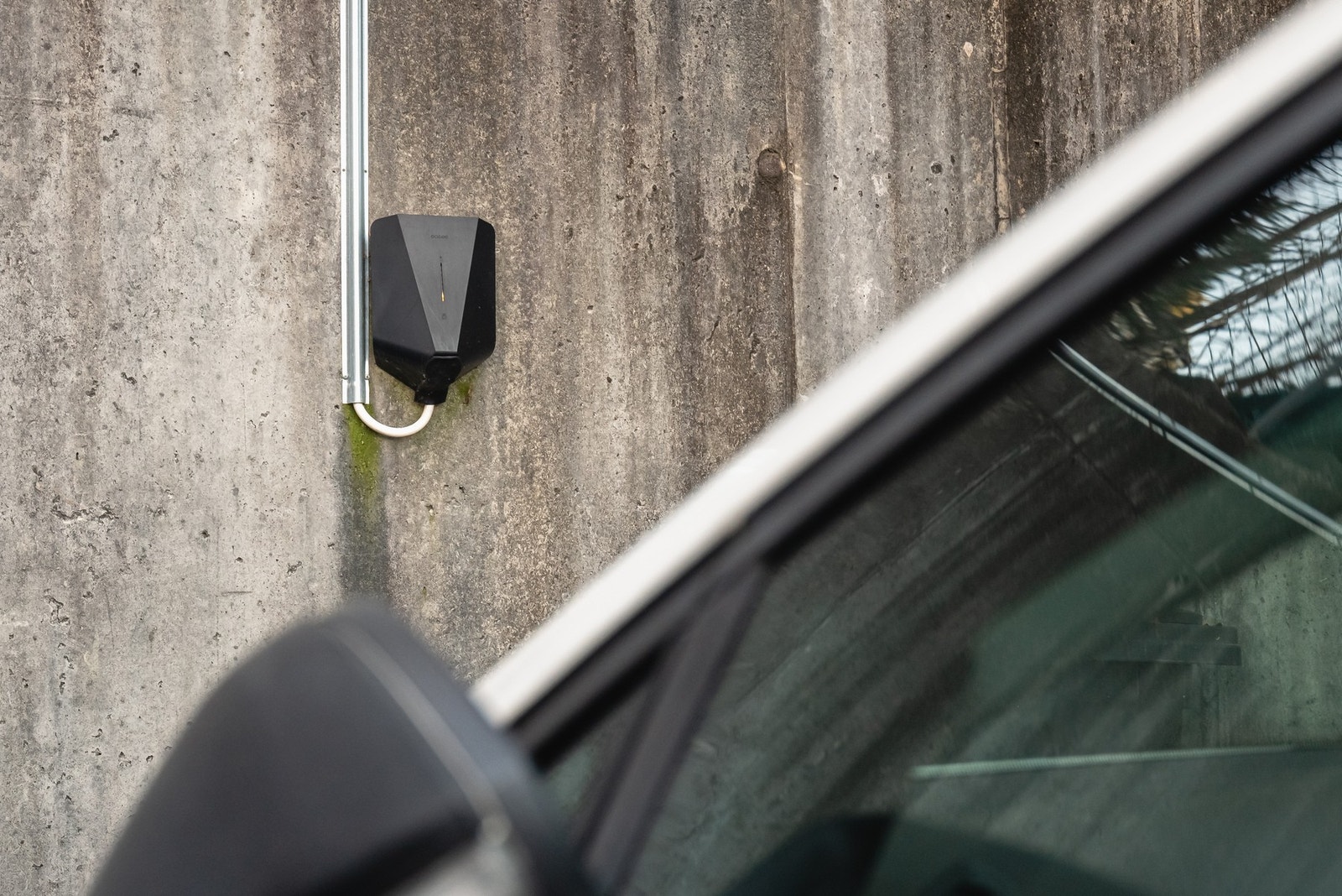 Her er det satt opp elbillader. Galleribilde