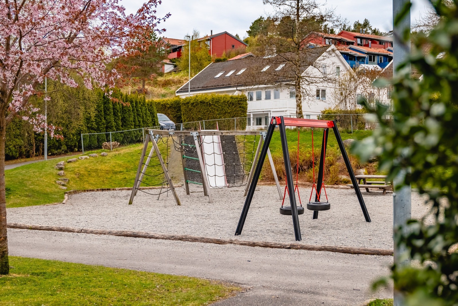 Øvre Kråkenes 63A har en svært attraktiv beliggenhet med kort vei til det meste. Galleribilde