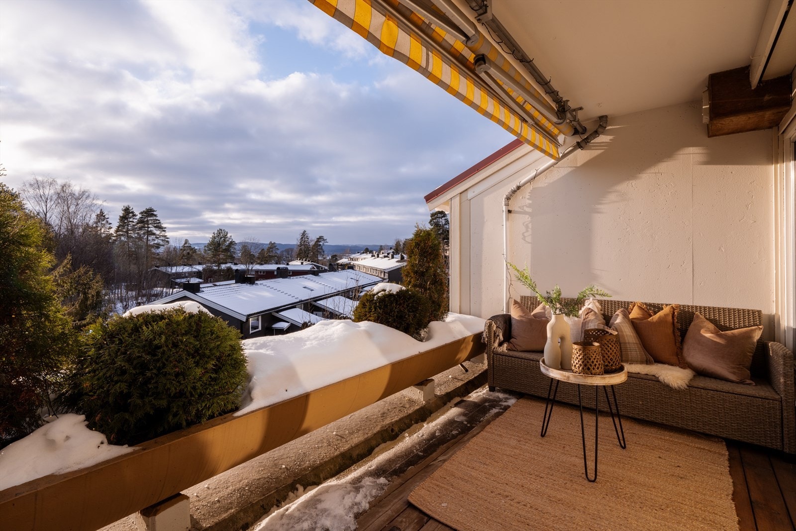 Dette er en stor, luftig og gjennomgående selveier i et attraktivt boligområde. Galleribilde