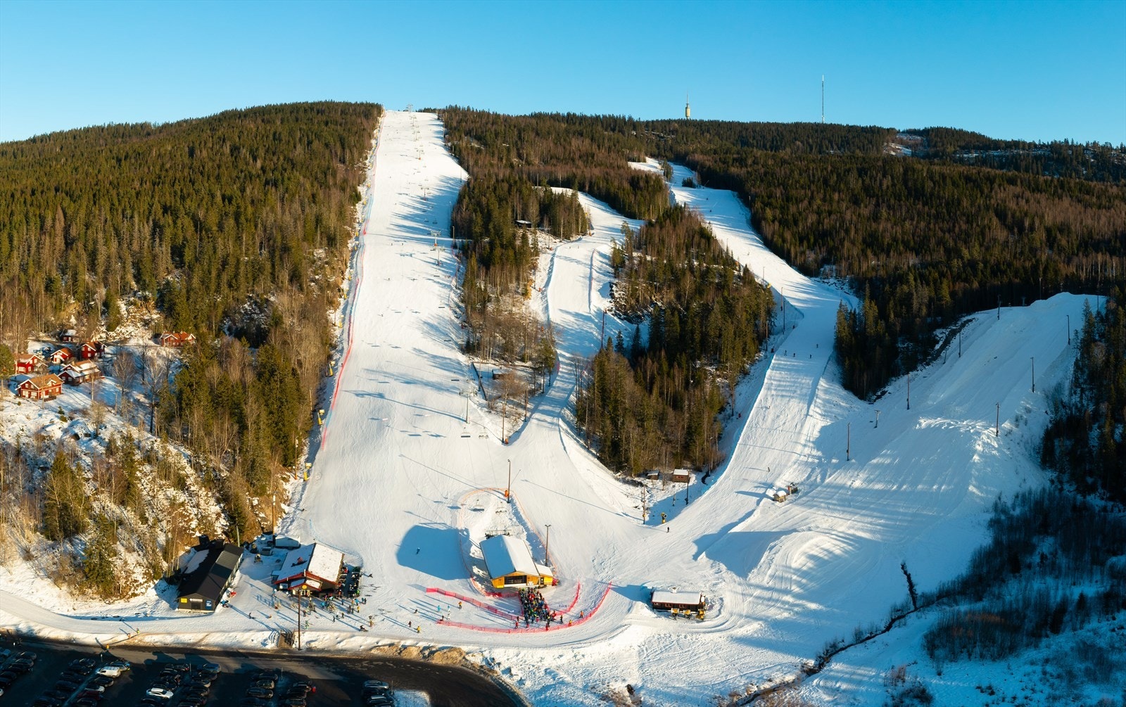 Oslo Vinterpark er ca 10 minutter i bil fra leiligheten - Her avbildet Wyllerløypa. Galleribilde