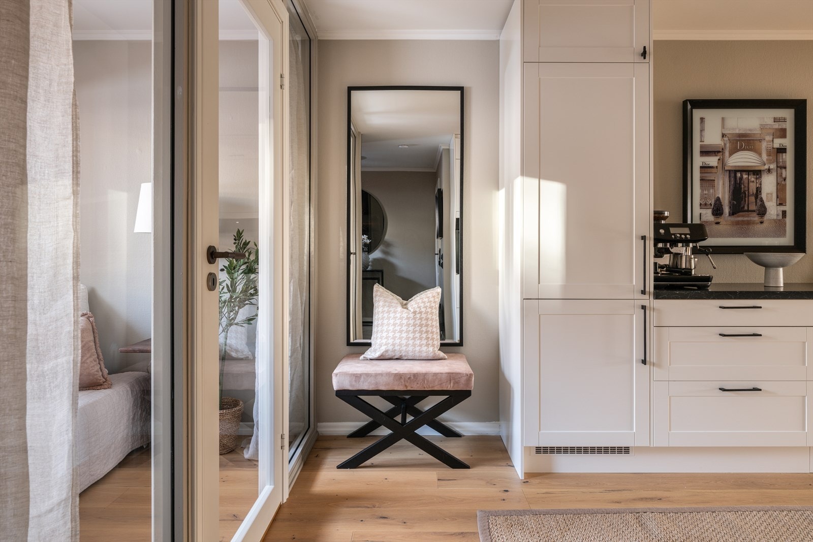 Det er montert nye eksklusive dørhåndtak i hele leiligheten fra R.Bergersen. Galleribilde