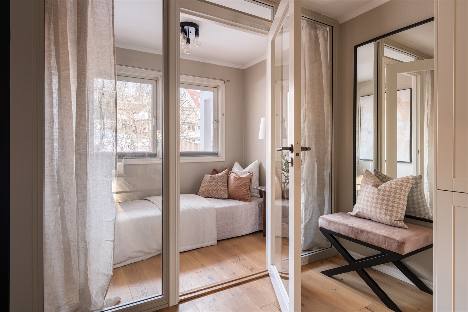 Soverommet ble bygd i 2026, og passer ypperlig som barnerom, gjesterom eller kontor. Galleribilde