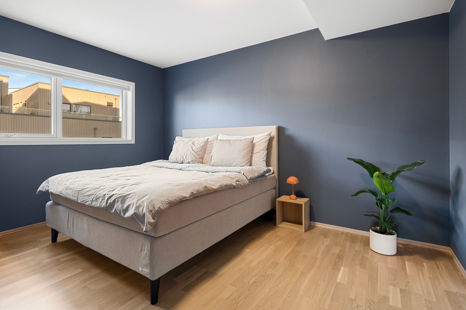 Hovedsoverommet har god plass til dobbeltseng Galleribilde