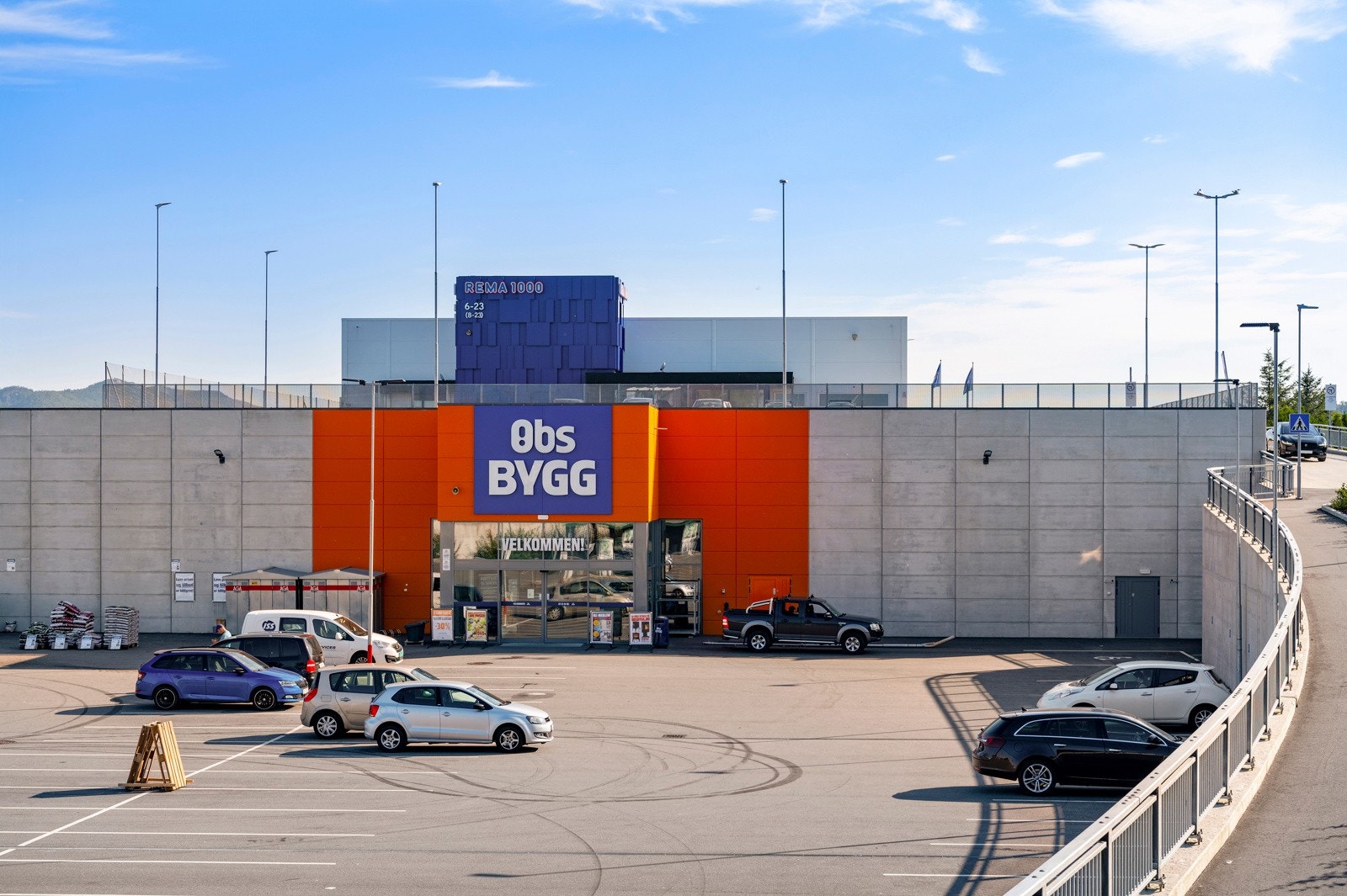 Beliggenheten gir enkel tilgang til butikker, skoler og kollektivtransport Galleribilde