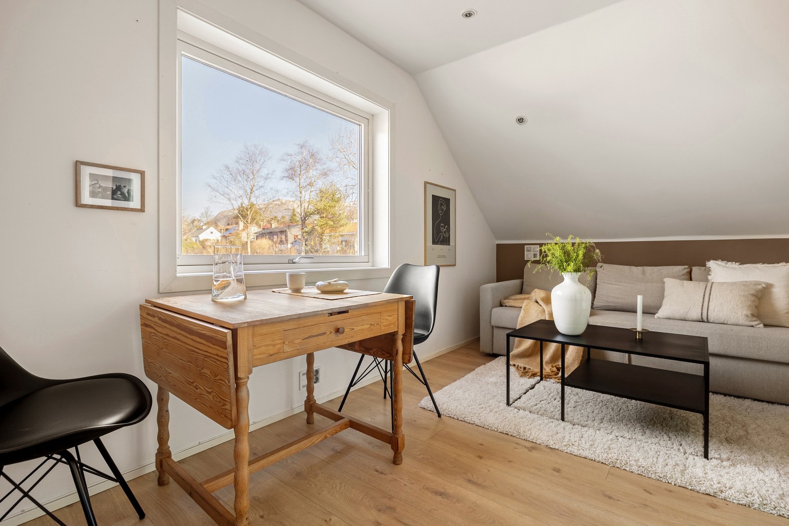 Mekleriet ved Lise Abrahamsen har gleden av å presentere Conrad Mohrs vei 46! Foto: Nathalie Reinholdtsen. Galleribilde