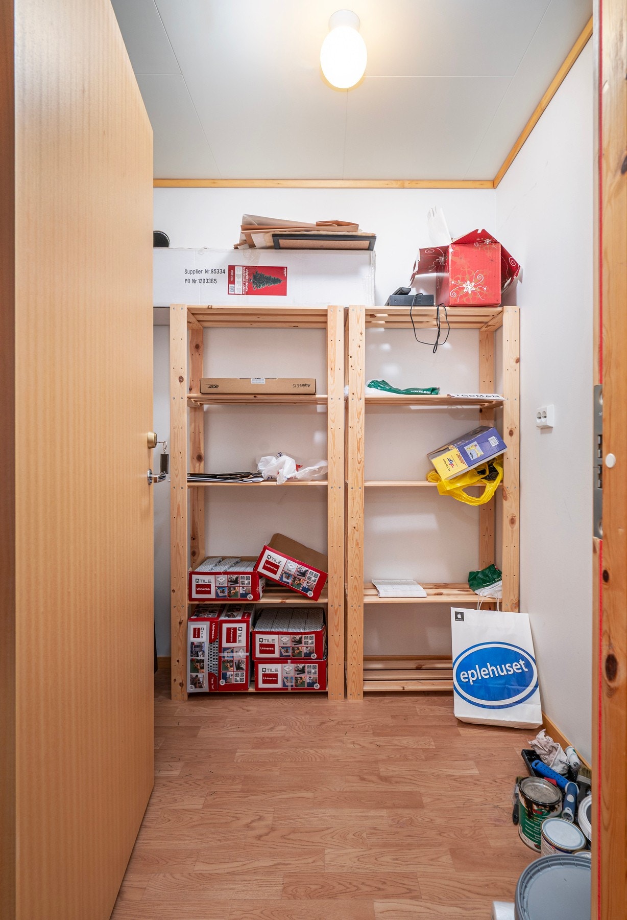 Det disponeres bod i samme etasje. Galleribilde