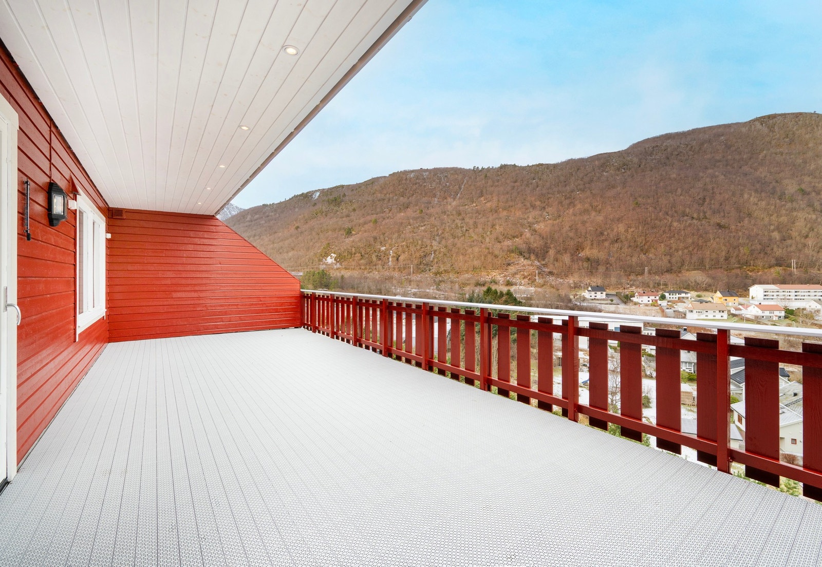 God plass til å plassere ønsket utemøblement. Galleribilde