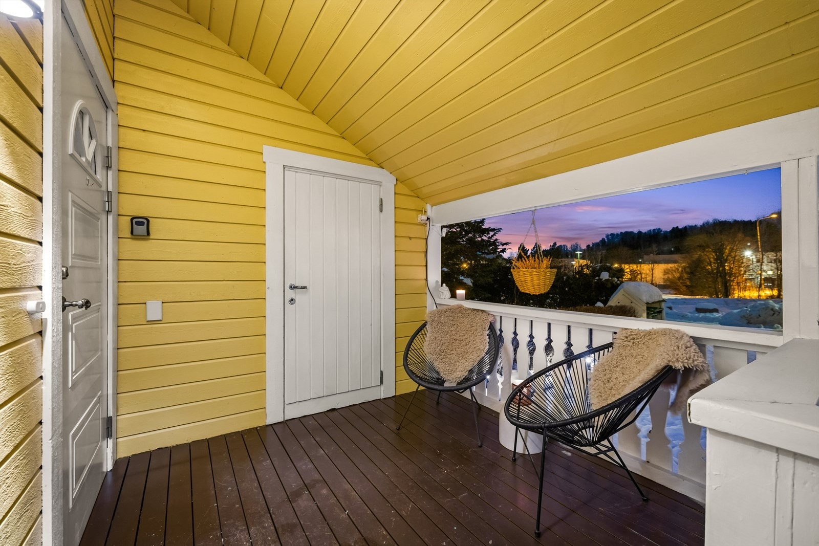 Inngangsparti med platting på 6 kvm. Galleribilde