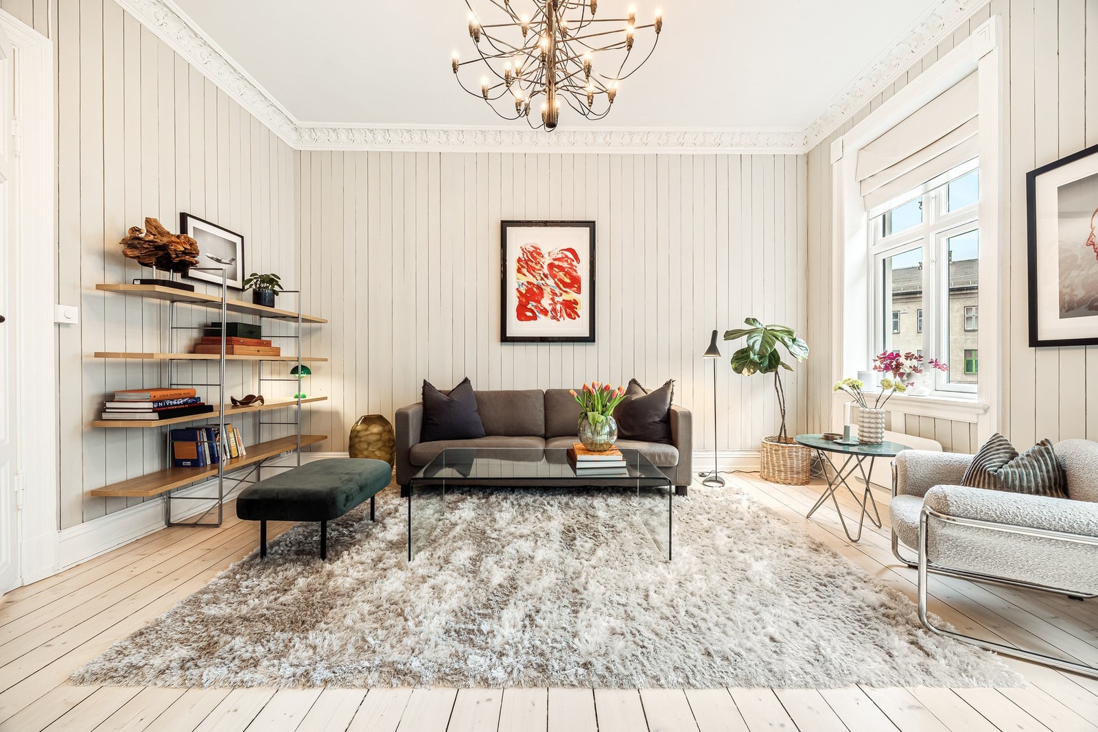 Her er det god plass til stor sofaseksjon og øvrig ønsket møblement, samt mulighet for spisebord. Galleribilde