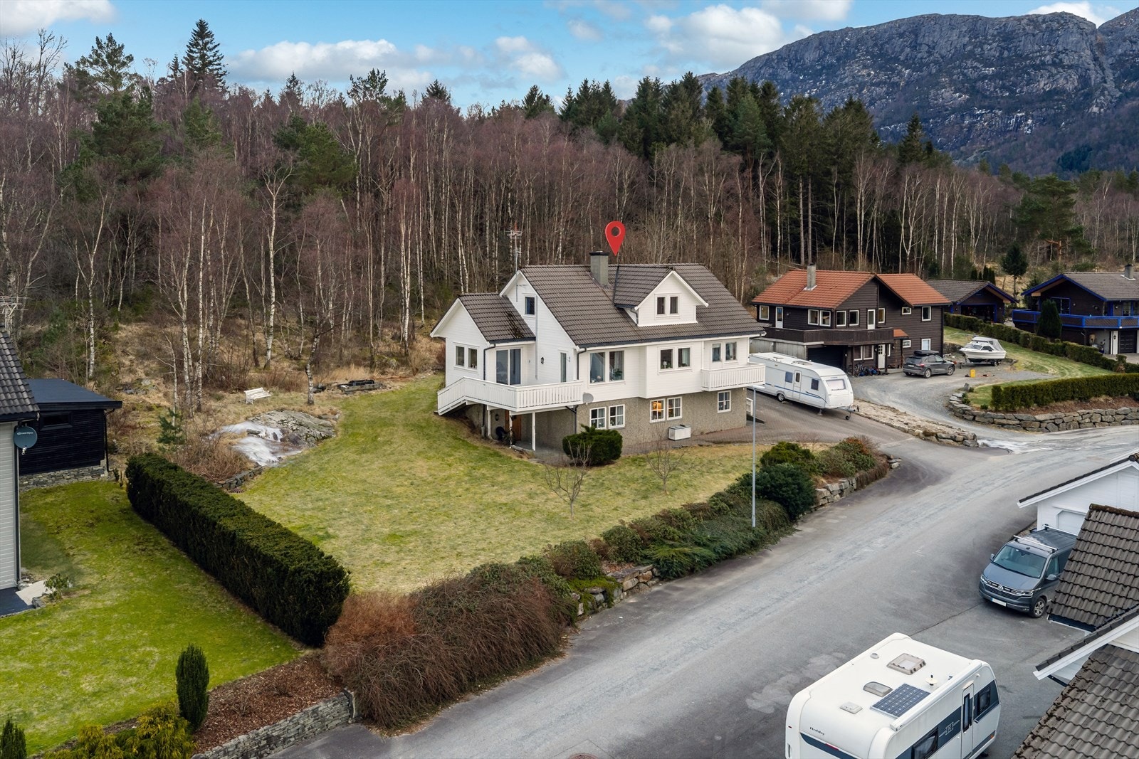 Velkommen til Liatoppen 39!
- Presentert av eiendomsmegler Anders G. Lindø
Foto: Vestbris AS Galleribilde