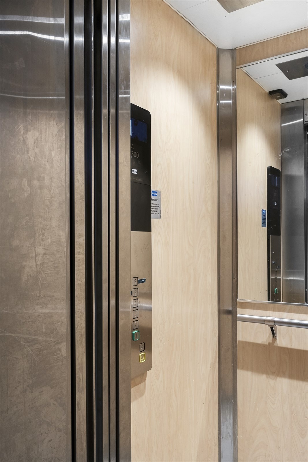 Leiligheten ligger i byggets 3. etasje med heisadkomst. Galleribilde