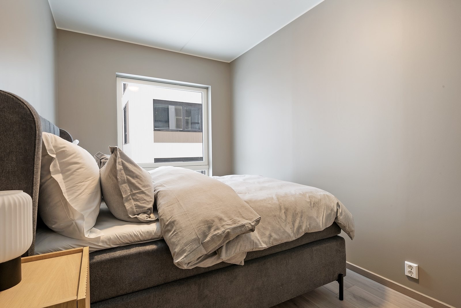 Delikat fargevalg. Galleribilde