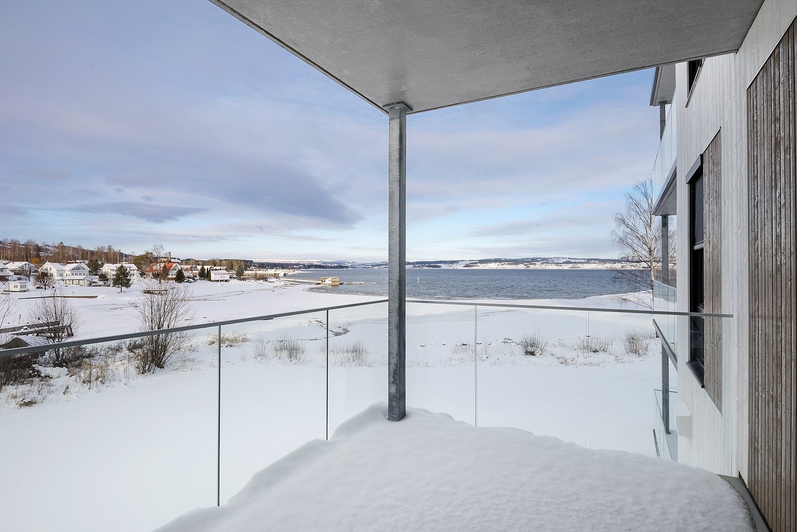 Nydelige utsikt fra balkongen. Galleribilde