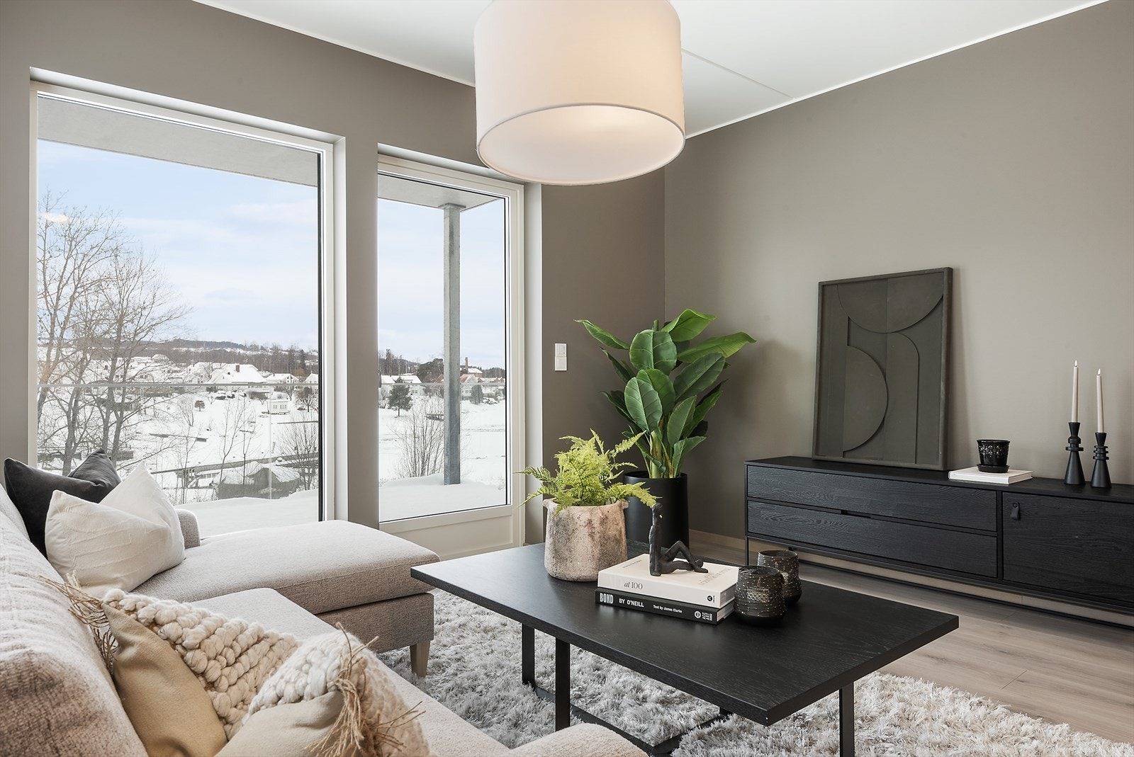 Utgang til egen balkong. Galleribilde