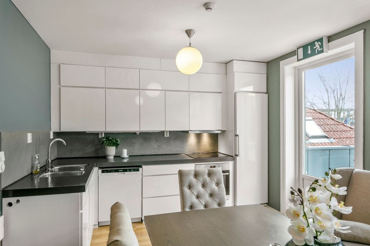 Kjøkkenet er felles og er innbydende og lekkert Galleribilde