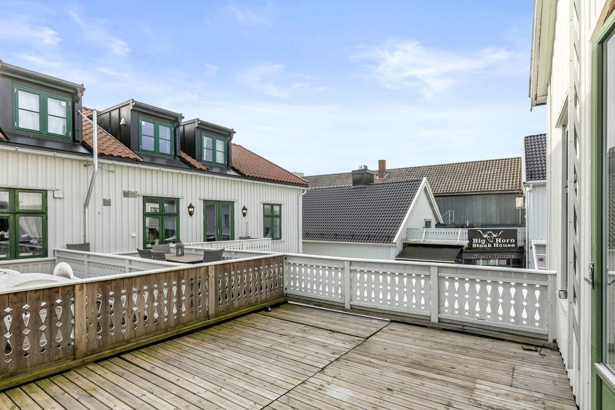 Verandaen er i dag møblert Galleribilde