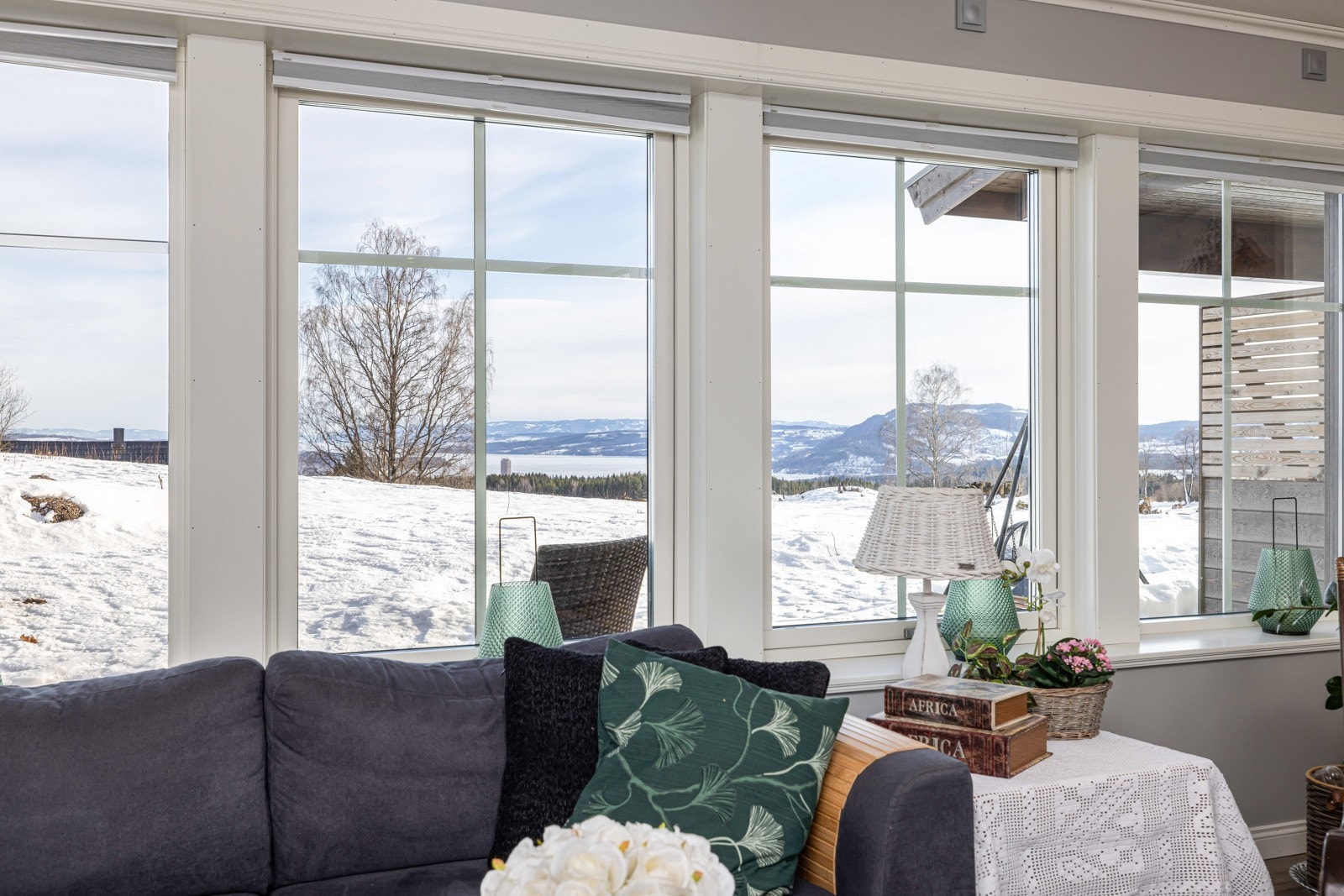 Lys & delikat stue. Galleribilde