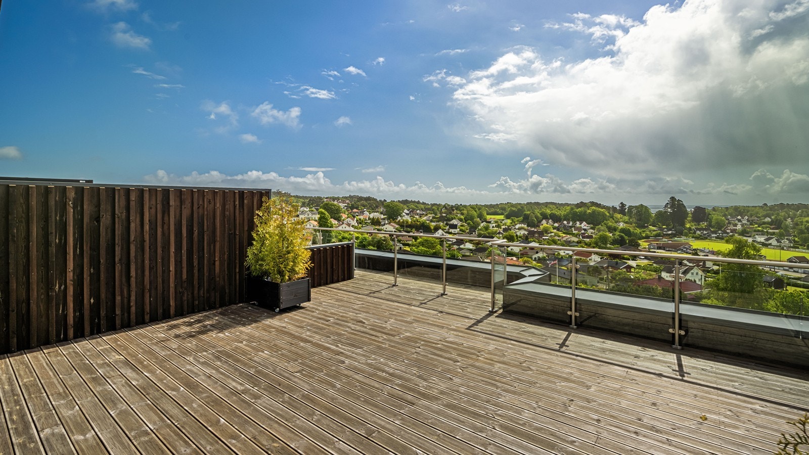 Praktisk levegg for avgrensning mot nabo og vind Galleribilde