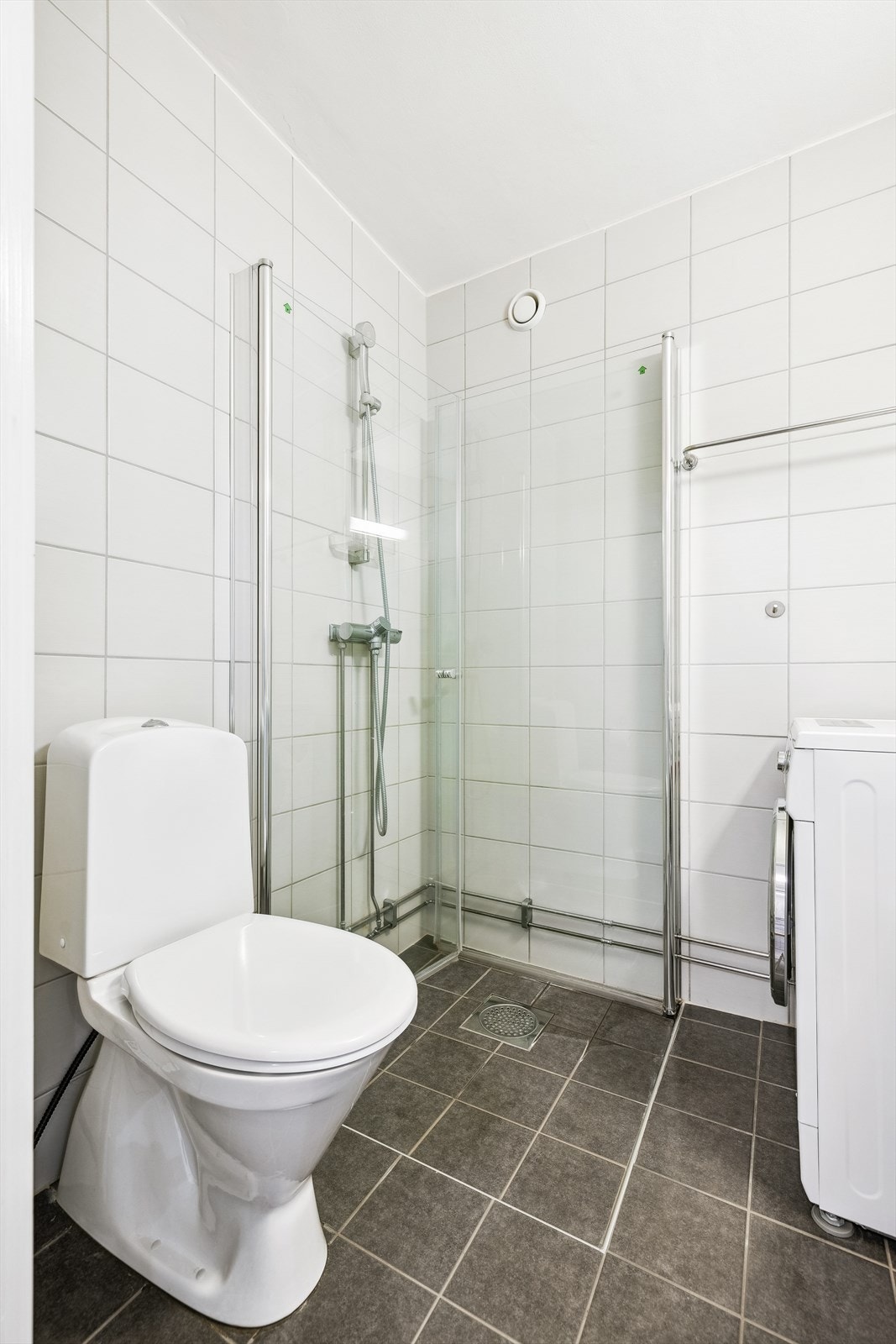 Rommet har dusjvegger/hjørne Galleribilde