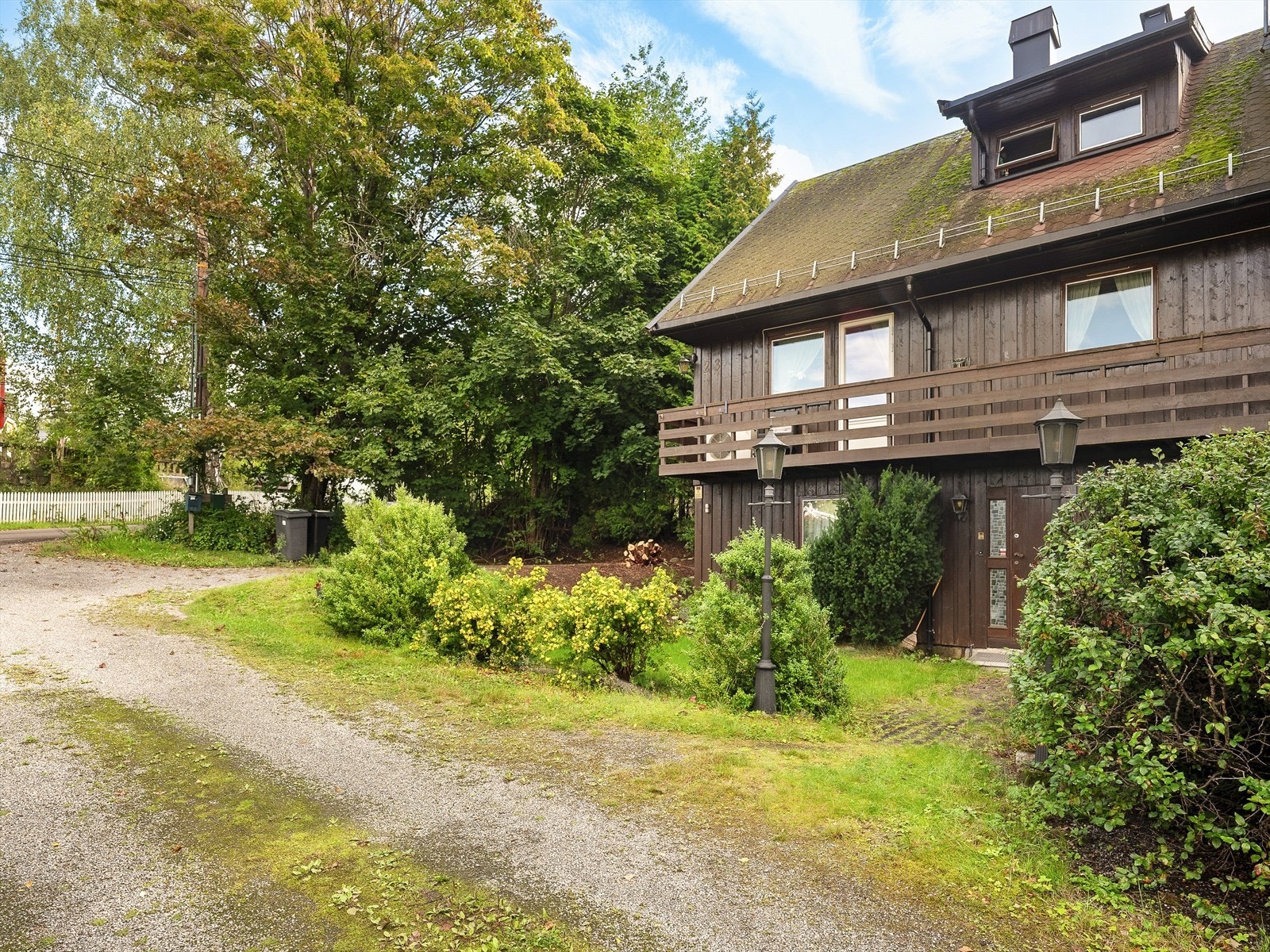 En sjarmerende tomannsbolig. Boligen ligger i et rolig og etablert område Galleribilde