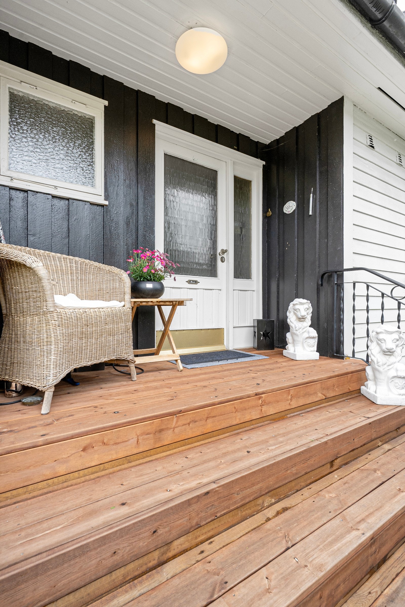 Overbygget inngangsparti Galleribilde