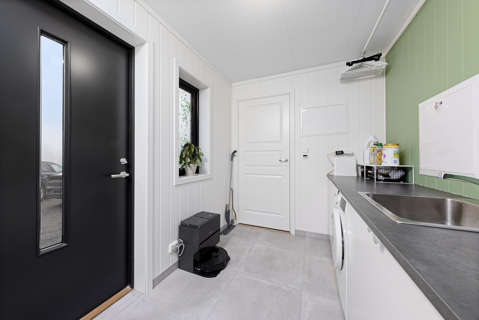 Rommet har også en egen inngang. Galleribilde