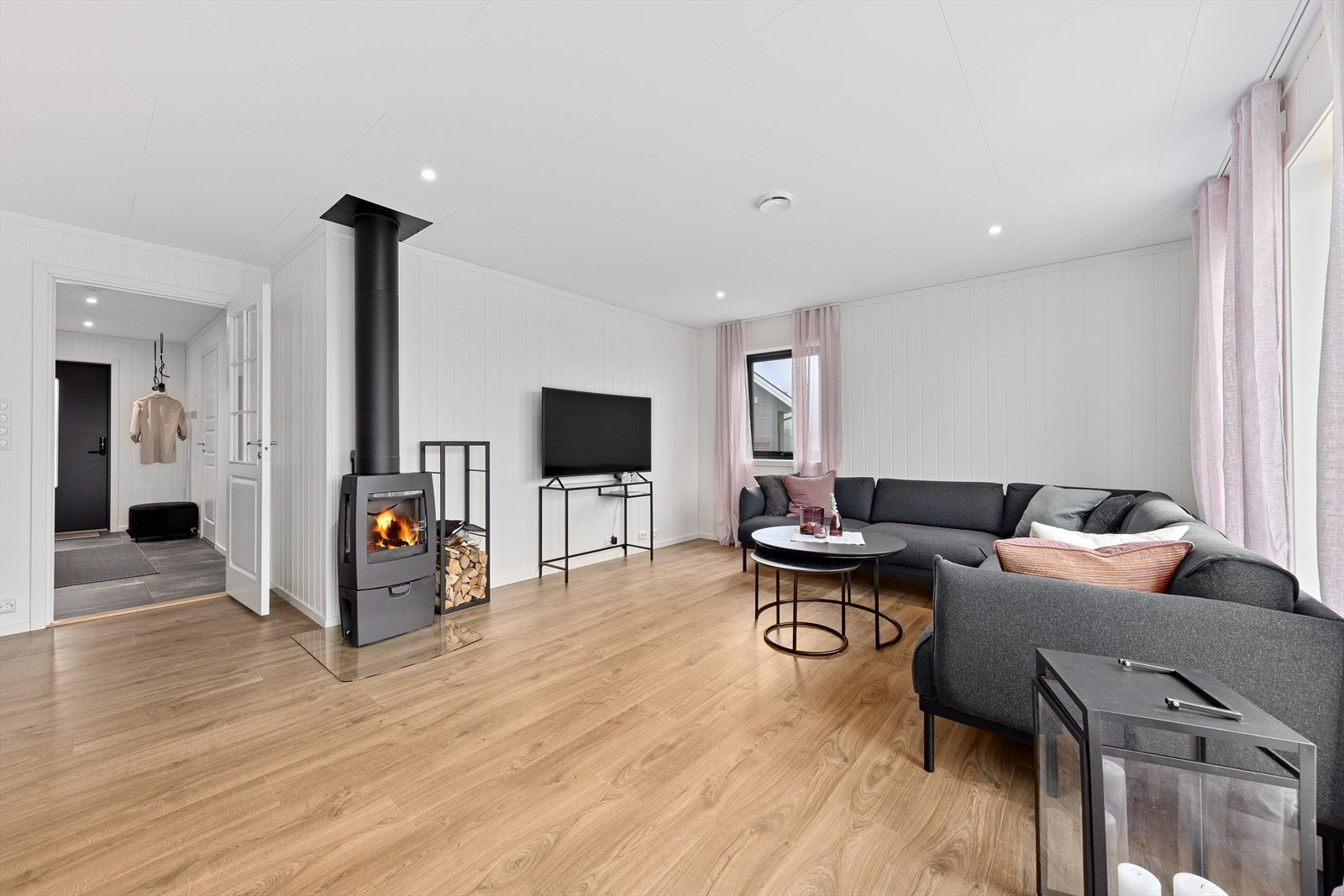 En vedovn varmer godt på kalde dager. Galleribilde