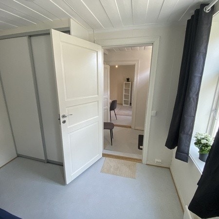 Soverom mot stue Galleribilde