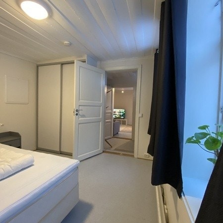 Soverom mot stue/entre Galleribilde