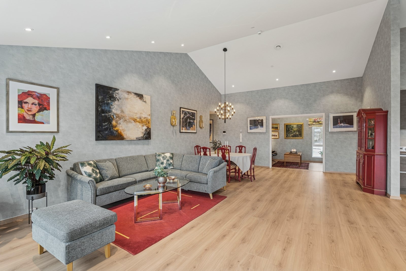 Legg merke til takhøyden! Galleribilde