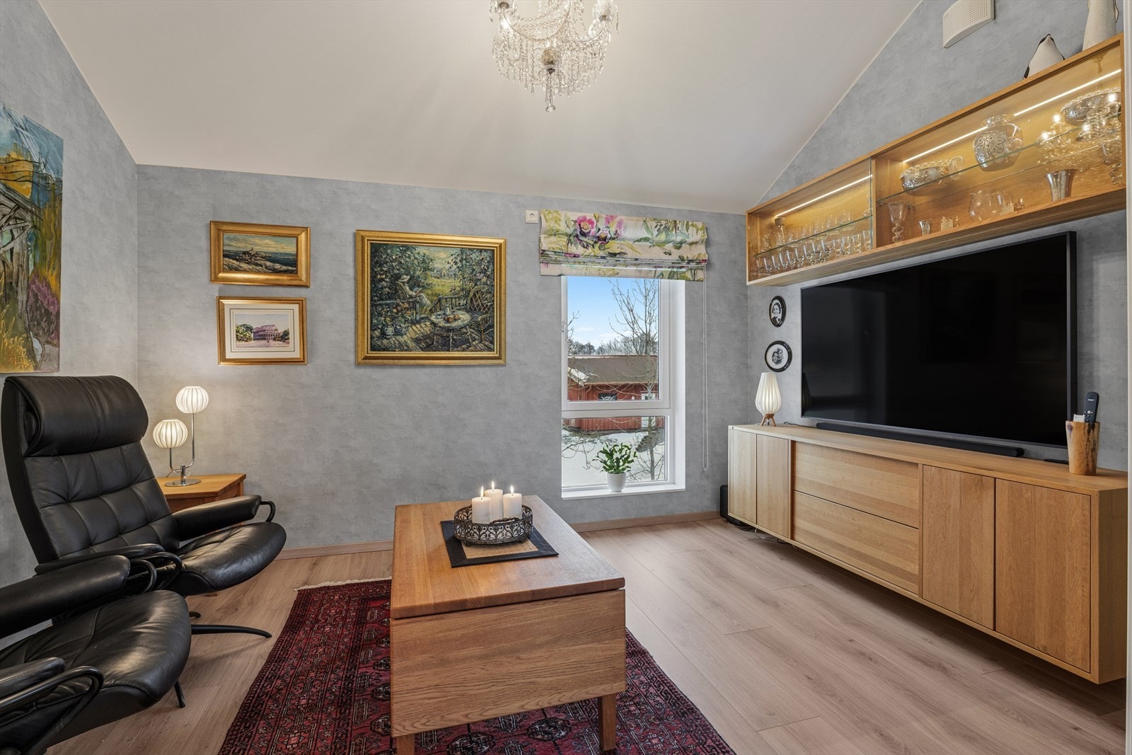 Det neste soverommet er innredet som ekstra TV-stue (Soverom 2) Galleribilde