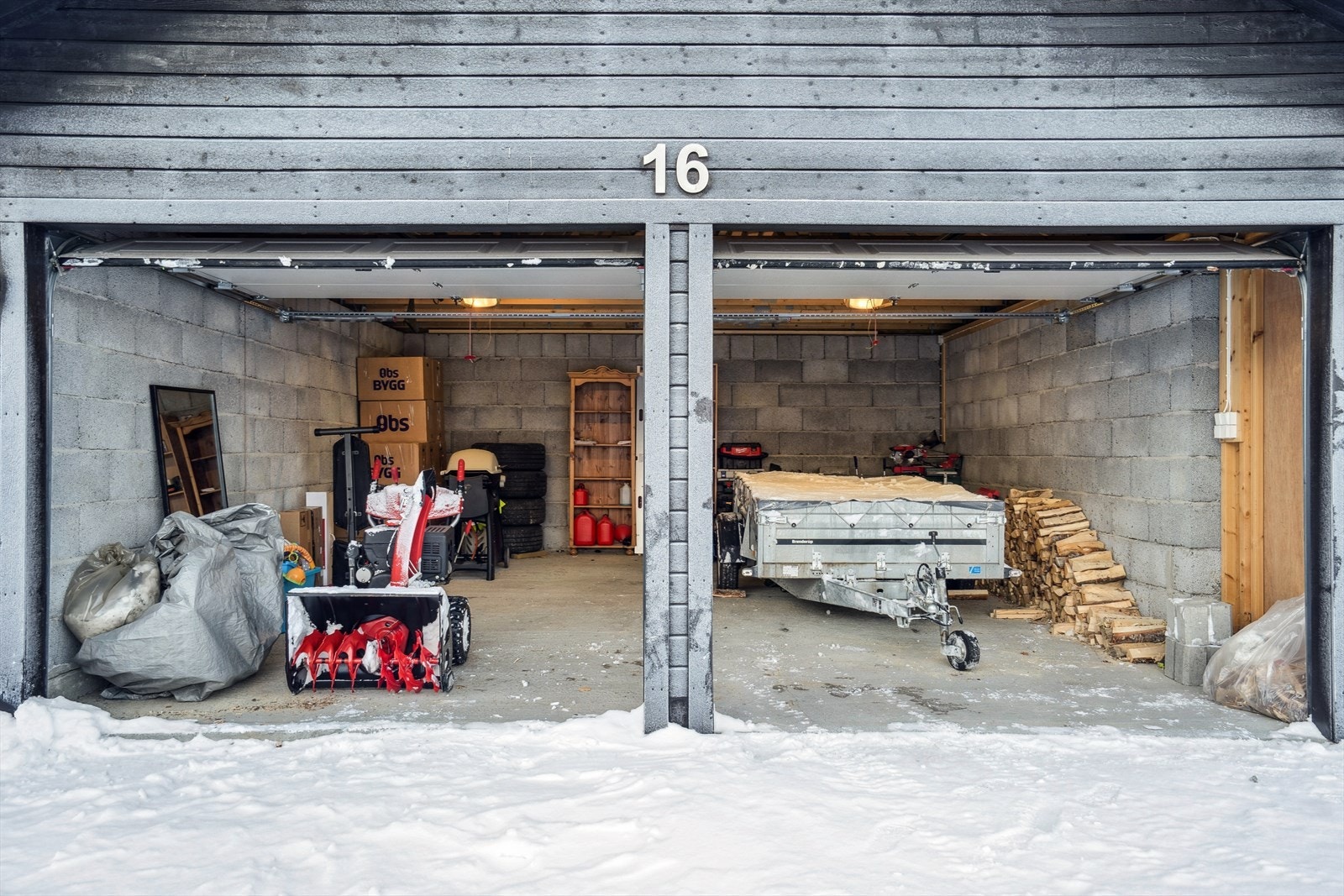 Dobbelgarasje oppført i 2015. Galleribilde