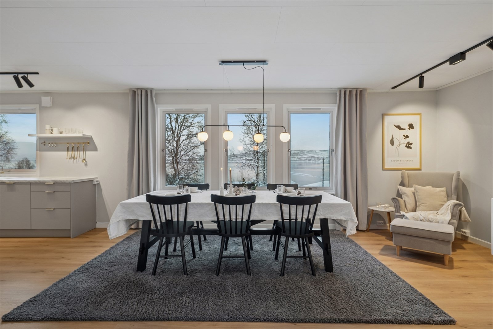 Fra spisestuen kan man nyte flott havutsikt! Galleribilde