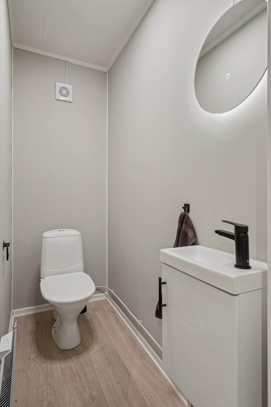 Toalettrom. Galleribilde