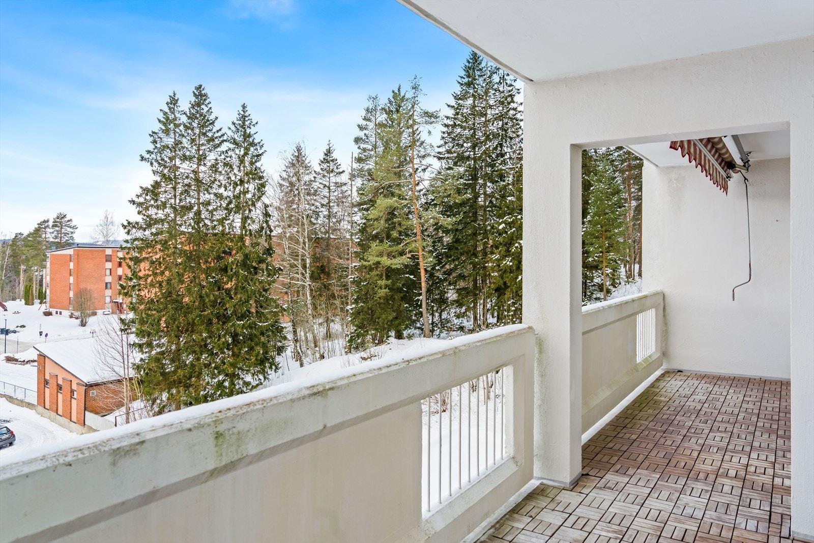 Fra balkongen er det gode solforhold. Galleribilde