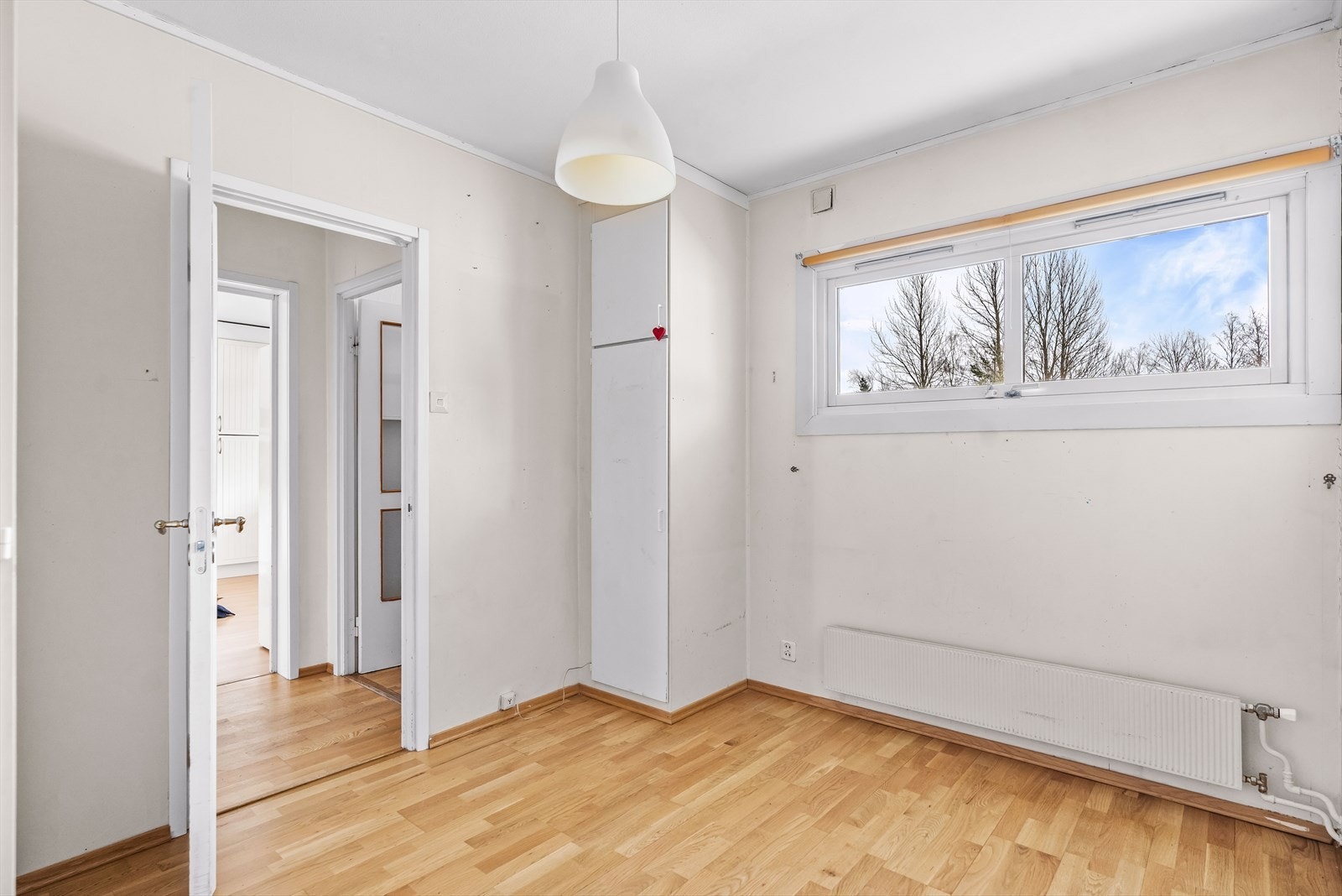 Også dette rommet har garderobeskap. Galleribilde