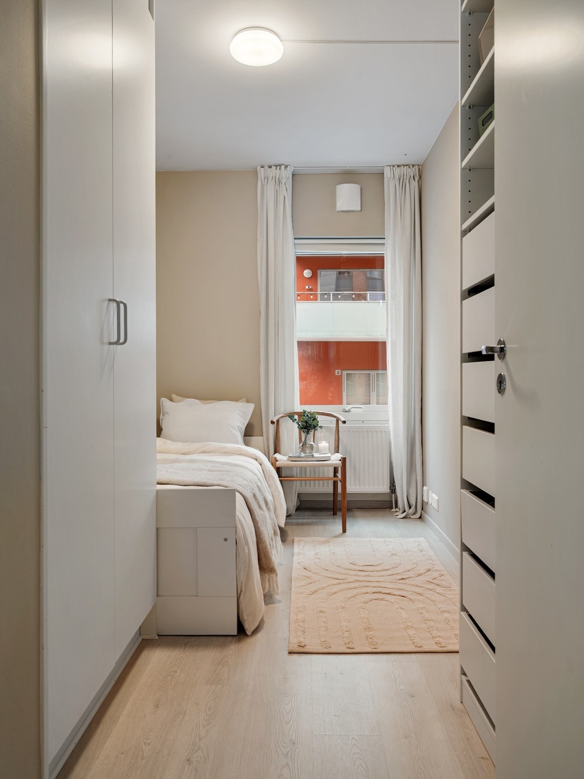 Soverom 2 egner seg utmerket som gjesterom/barnerom eller kontor. Galleribilde