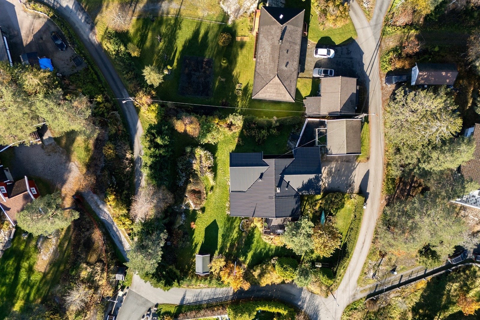 Eiendommen har mulighet for to innkjørsler Galleribilde