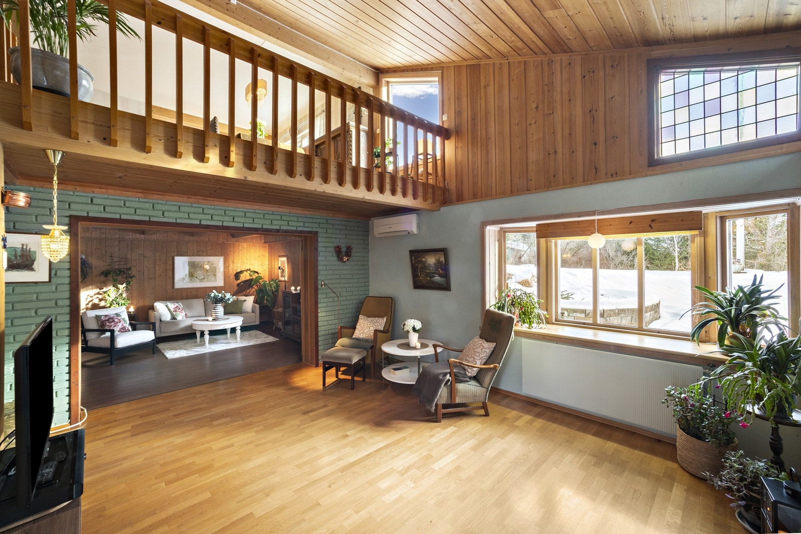 Innholdsrik enebolig med mange fine løsninger på stor og solrik tomt Galleribilde