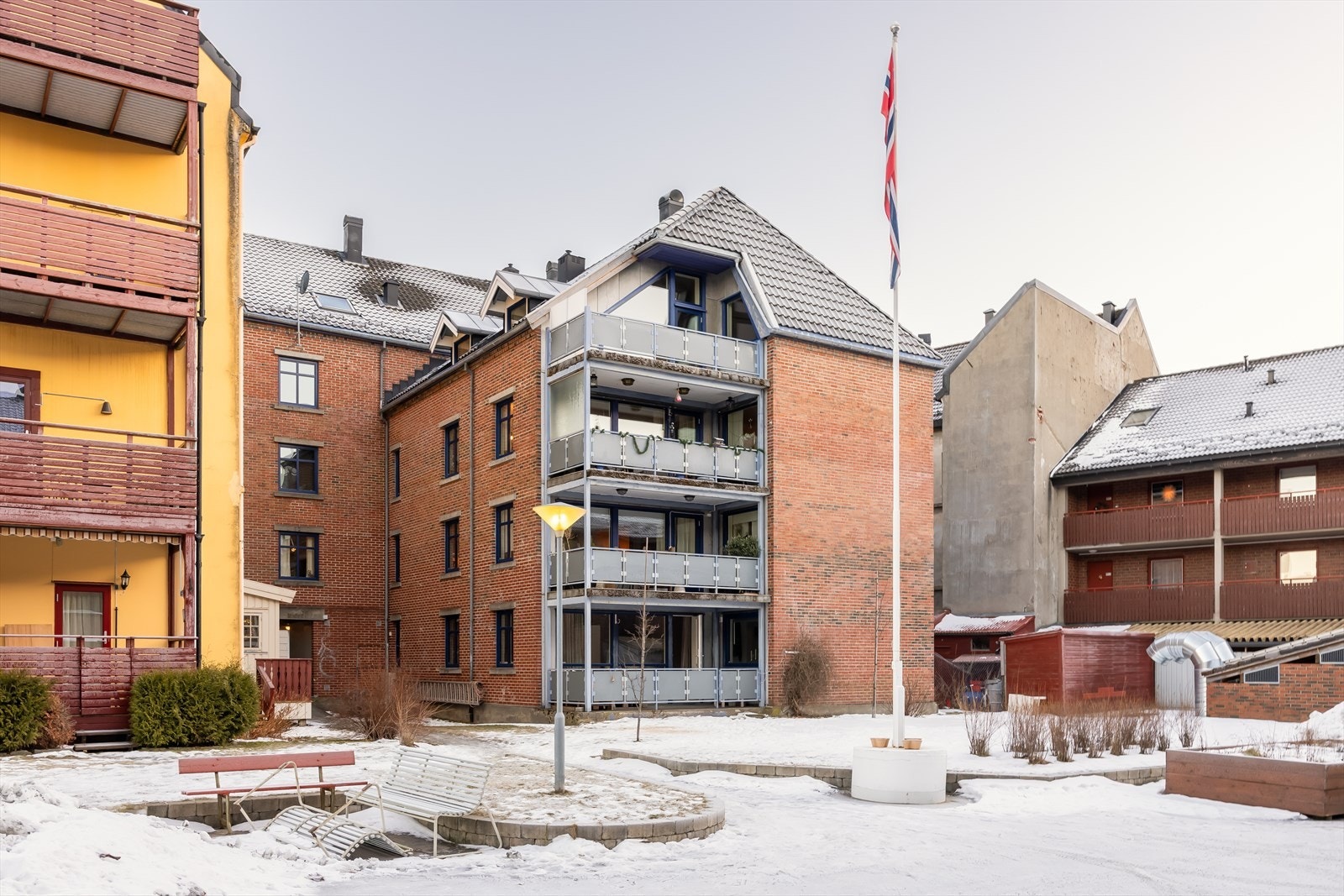 Bunnpris Ila ligger kun et steinkast unna boligen, denne har også søndagsåpent. Velkommen til visning! Galleribilde