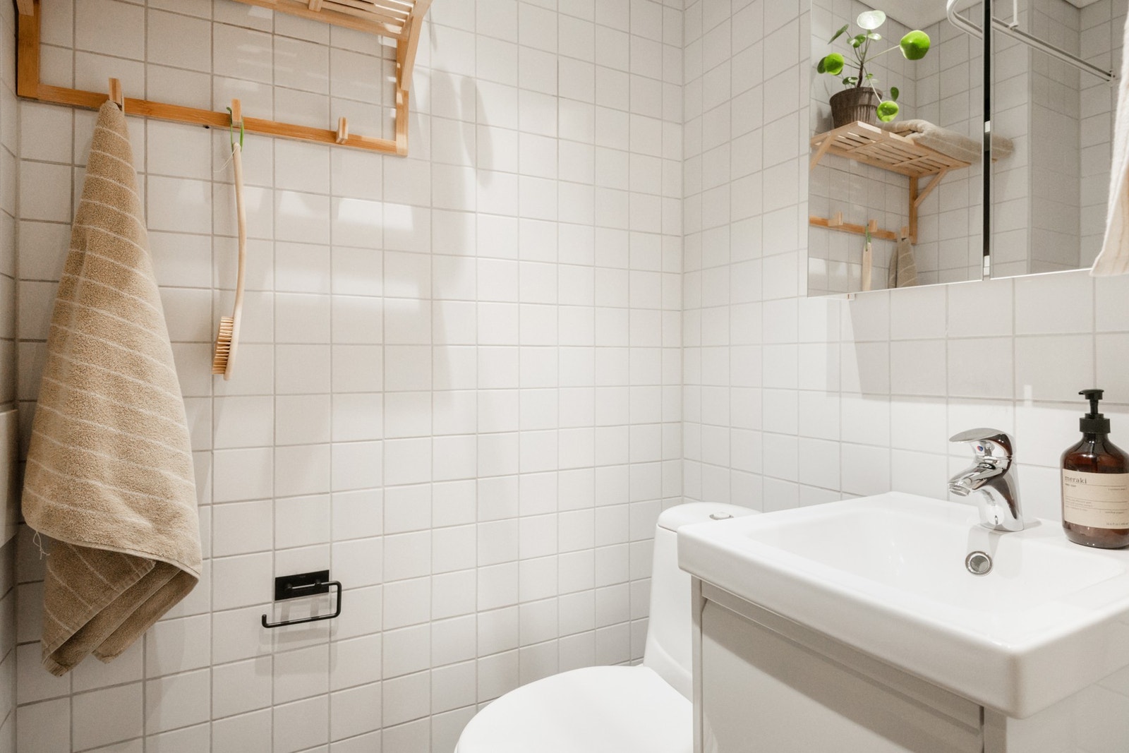 Flislagt bad med varmekabler i gulvene. Galleribilde