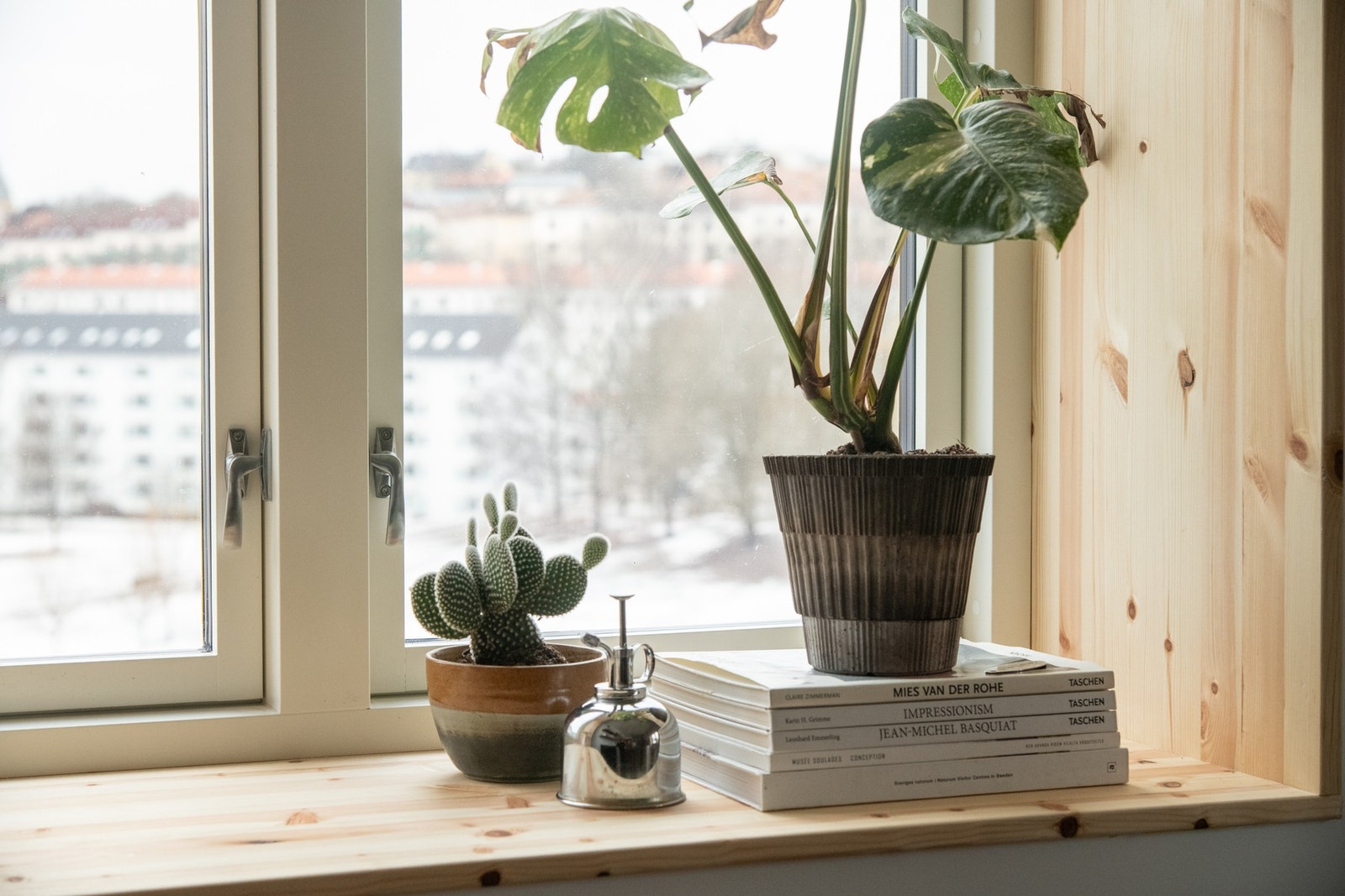 Gjennomførte vindusforinger og karmer understreker kvalitetsnivået. Galleribilde